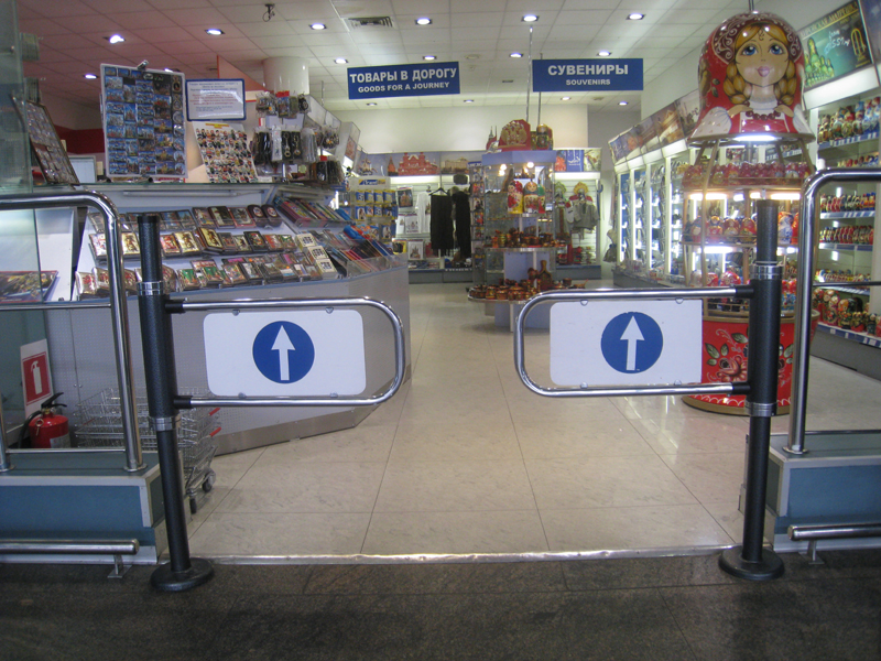 Установленные калитки K22 в магазине Установленные калитки K22 в магазине